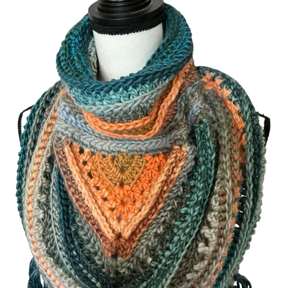 Handcrafted Crochet Cowl Neck Scarf With‎ Fringe New Handmade by Seller Knit